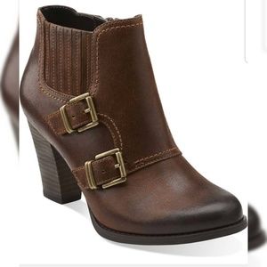 🌴5 for $25🌴 Clarks Alpine Icy ankle boots